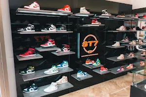 ST7 EXCLUSIVE SNEAKERS STORE TRAPANI image