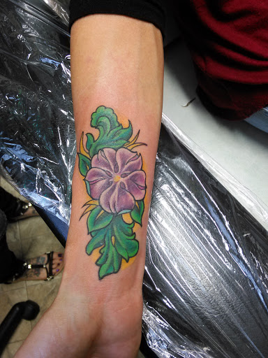 Tattoo Shop «The Lizard Lounge Tattoo Kissimmee», reviews and photos, 4519 S Orange Blossom Trail, Kissimmee, FL 34746, USA