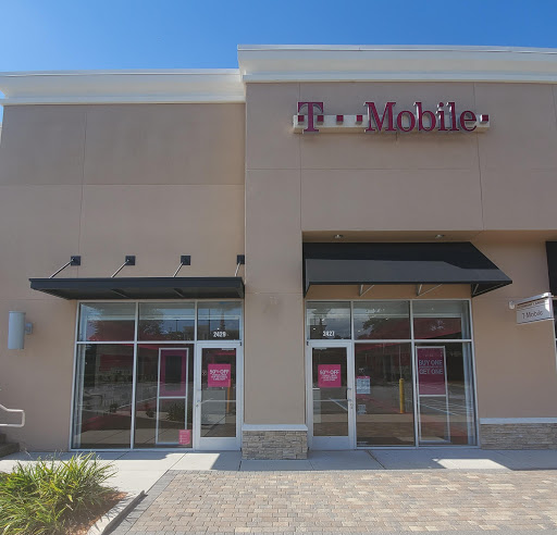 Cell Phone Store «T-Mobile», reviews and photos, 2427 S Hwy 27, Clermont, FL 34711, USA