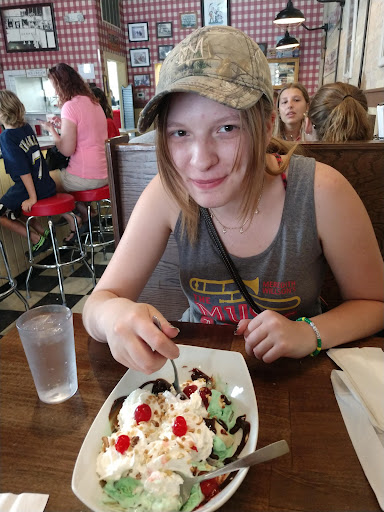 Ice Cream Shop «Mullens Dairy Bar», reviews and photos