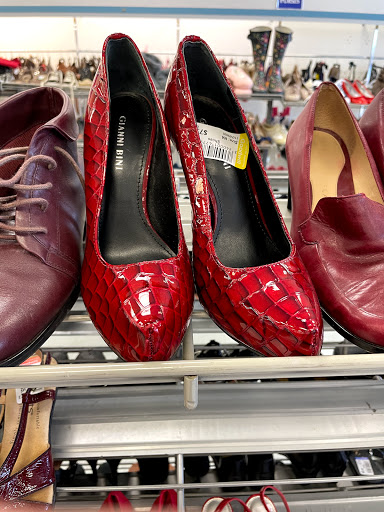 Thrift Store «Goodwill Industries of Middle Tennessee», reviews and photos, 1220 Huntsville Hwy, Fayetteville, TN 37334, USA