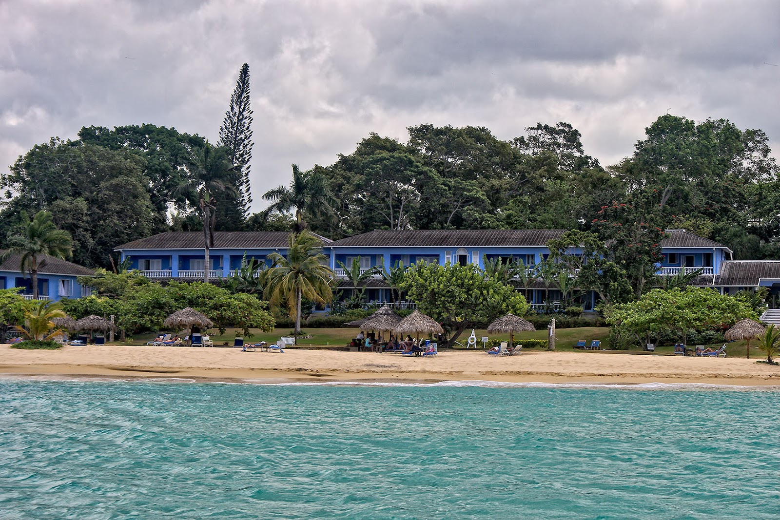 牙买加旅馆海滩的照片 和它美丽的风景