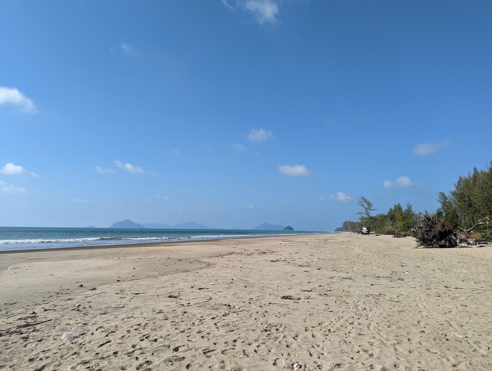 Photo of Pra Pas Beach with partly clean level of cleanliness