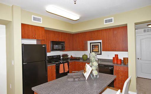 Apartment Building «Avalon Union City», reviews and photos