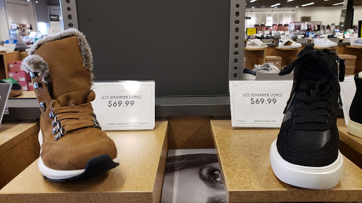 Shoe Store «DSW Designer Shoe Warehouse», reviews and photos, 23171 W Outer Dr, Allen Park, MI 48101, USA