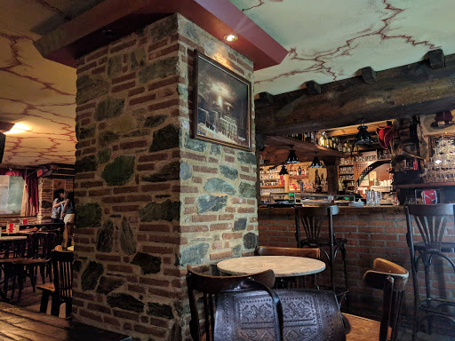 Información y opiniones sobre Las Cavas del Champán de Salamanca