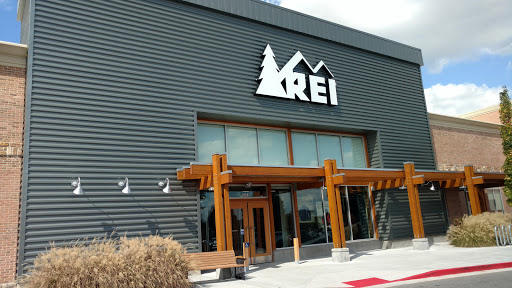 Camping Store «REI», reviews and photos, 7531 North Point Pkwy, Alpharetta, GA 30022, USA