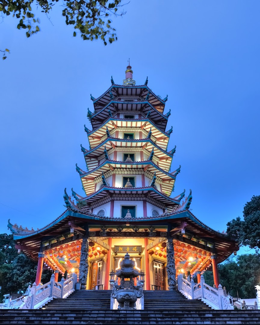 Pagoda Avalokitesvara Photo