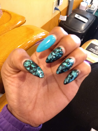 Shopping Mall «Northern Lights Shopping Center», reviews and photos, 3349-3561 Cleveland Ave, Columbus, OH 43224, USA