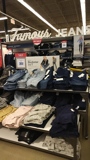 Clothing Store «Old Navy», reviews and photos, 10075 Crossing Way, Denham Springs, LA 70726, USA