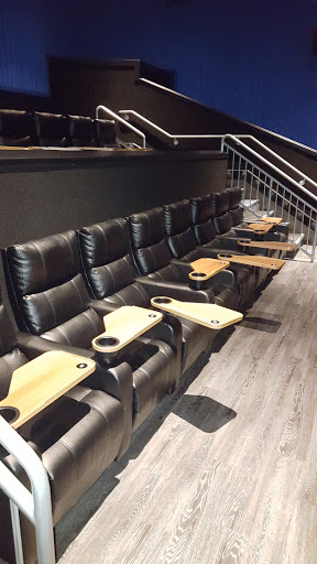 Movie Theater «Regal Cinemas Palladium 14 & IMAX», reviews and photos, 5830 Samet Dr, High Point, NC 27265, USA