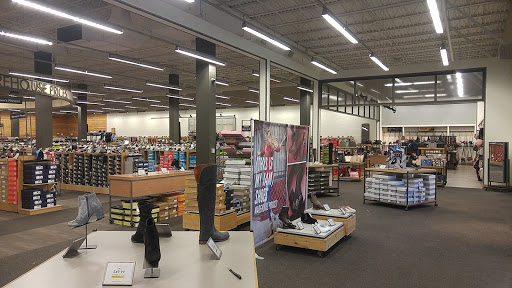 Shoe Store «DSW Designer Shoe Warehouse», reviews and photos, 113 Mill Plain Rd, Danbury, CT 06811, USA