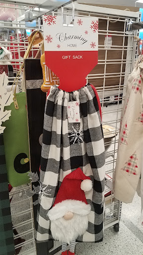 Clothing Store «Ross Dress for Less», reviews and photos, 2000 El Cerrito Plaza, El Cerrito, CA 94530, USA