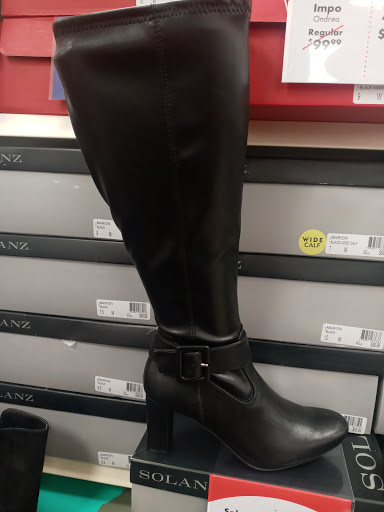 Shoe Store «Shoe Carnival», reviews and photos, 5493 S 76th St, Greendale, WI 53129, USA