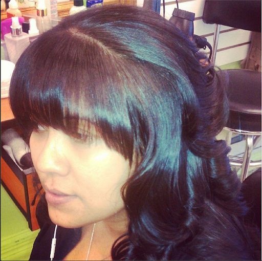 Beauty Salon «El Pueblo Dominican Hair Salon», reviews and photos, 270 S 52nd St, Philadelphia, PA 19139, USA