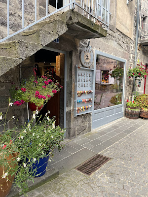 Boutique Nath Cuir à Besse-et-Saint-Anastaise