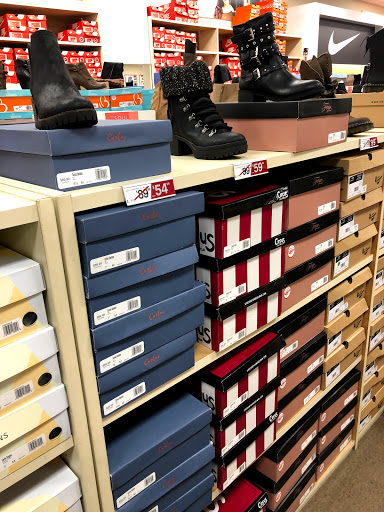 Shoe Store «Famous Footwear», reviews and photos, 40-24 College Point Blvd, Flushing, NY 11354, USA