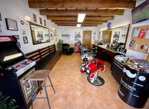 La Barbería de Mercadal by Iván López en Es Mercadal, Baleares