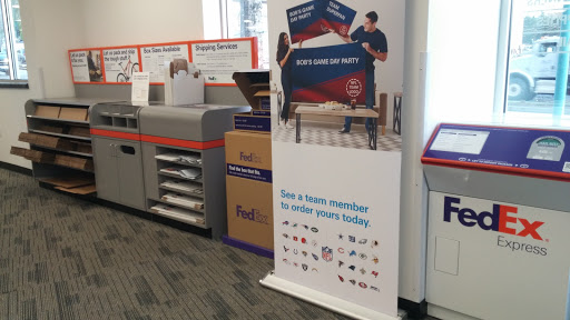 Print Shop «FedEx Office Print & Ship Center», reviews and photos, 518 Central Way, Kirkland, WA 98033, USA