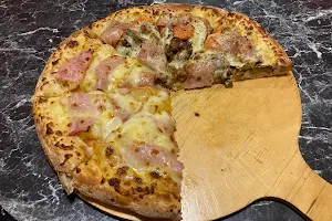 Mama Juana Pizzería ahora OH! QUE BUENA BUENA Pizza image