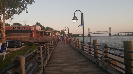 Eclectic Restaurant «Riverboat Landing», reviews and photos, 2 Market St, Wilmington, NC 28401, USA