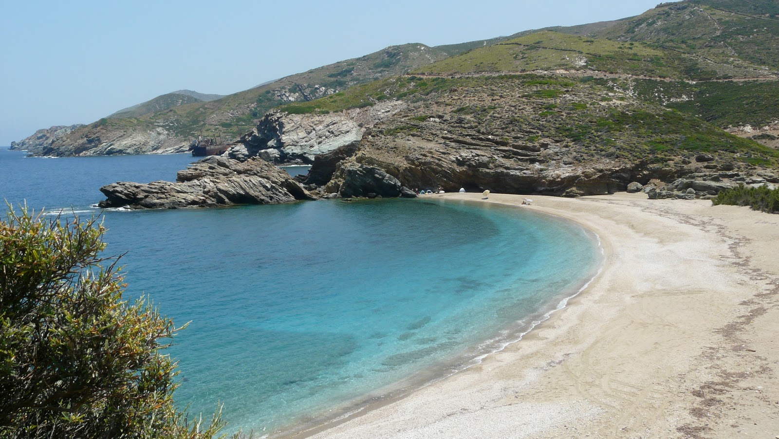 Foto van Paralia Vori met turquoise puur water oppervlakte