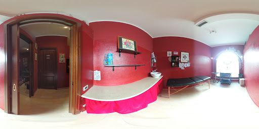 Red Bones Tattoo Shop