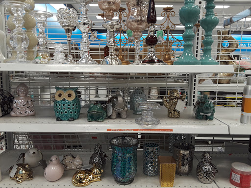 Clothing Store «Ross Dress for Less», reviews and photos, 4240 Kearny Mesa Rd, San Diego, CA 92111, USA