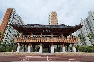 산동물빛공원 image