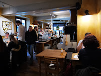 Atmosphère du Restaurant servant le petit-déjeuner Le Pain Quotidien à Paris - n°12