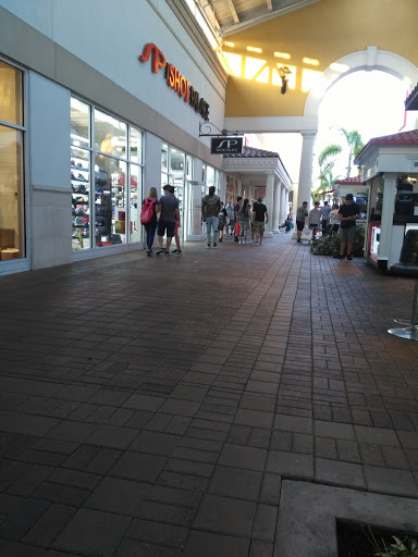 Shopping Mall «Orlando Outlet Marketplace», reviews and photos, 5269 International Dr, Orlando, FL 32819, USA