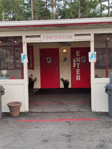 Drive-in Movie Theater «Highway 21 Drive In Movie Theater», reviews and photos, 55 Parker Dr, Beaufort, SC 29906, USA