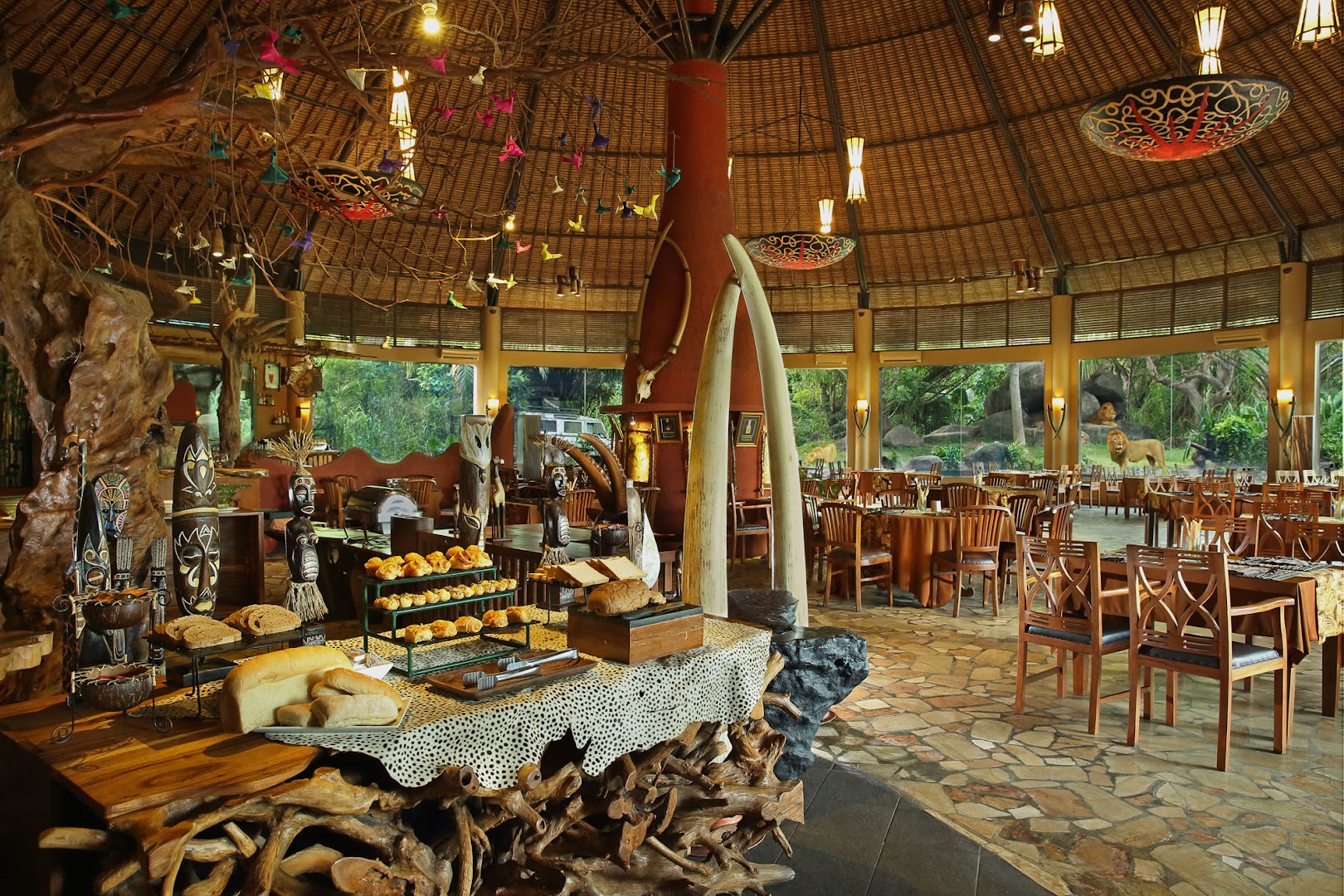 Tsavo Lion Restaurant Photo