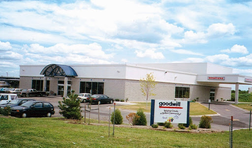 Goodwill Store and Donation Center - Monona, 2501 Royal Ave, Monona, WI 53713, USA, 