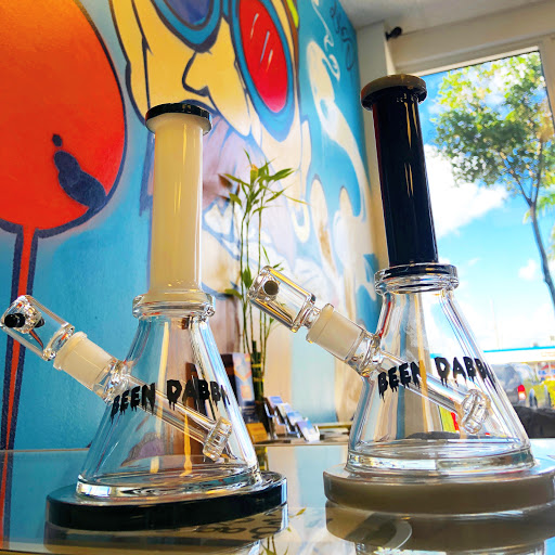 Tobacco Shop «J&J Smoke Shop», reviews and photos, 4520 Hallandale Beach Blvd, Pembroke Park, FL 33023, USA