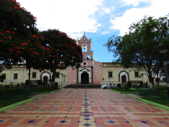 Iglesia Católica San Miguel de Urcuquí - Iglesia