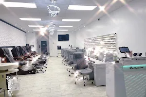 Lux Nail Spa image