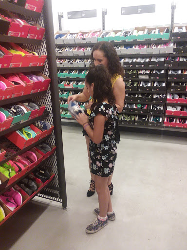 Clothing Store «Nike Clearance Store», reviews and photos, 4099 S Plaza Dr, Memphis, TN 38116, USA