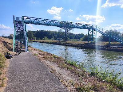 Fußgängerbrücke à Gondrexange