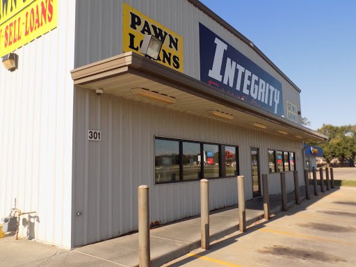 Pawn Shop «Integrity Gun & Pawn», reviews and photos, 301 NE US 24 HWY, Topeka, KS 66608, USA