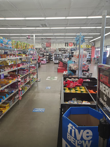 Variety Store «Five Below», reviews and photos, 7591 North Point Pkwy #800, Alpharetta, GA 30022, USA