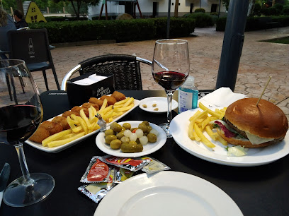 RESTAURANTE LA PISCINA - P.º Diputación, 4, 10680 Malpartida de Plasencia, Cáceres, Spain