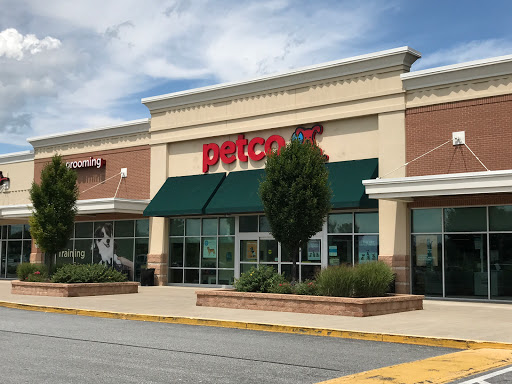 Pet Supply Store «Petco Animal Supplies», reviews and photos, 217 Oak Lee Dr #16, Ranson, WV 25438, USA