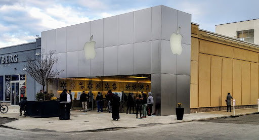Computer Store «Apple Suburban Square», reviews and photos, 61 Saint James Pl, Ardmore, PA 19003, USA