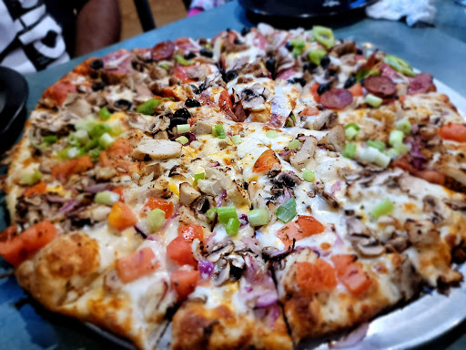 Pizza Restaurant «Round Table Pizza», reviews and photos, 1237 W Wood St, Willows, CA 95988, USA