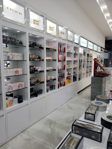 First Perfumería - Patio Design Lifestyle Center