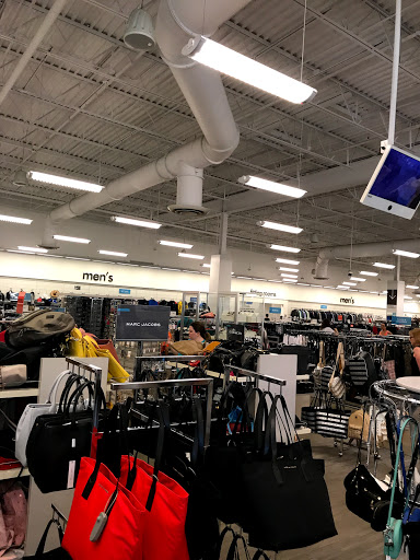 Department Store «Nordstrom Rack Shops At Orchard Place», reviews and photos, 9625 Skokie Blvd, Skokie, IL 60077, USA