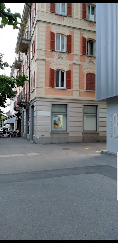 Dr.Nisoli / DENTAL BELLINZONA - Zahnarzt