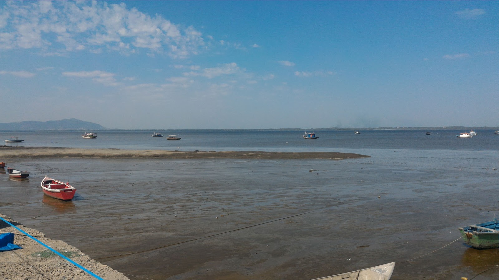 Foto di Praia de Ponta Grossa con una superficie del sabbia beige