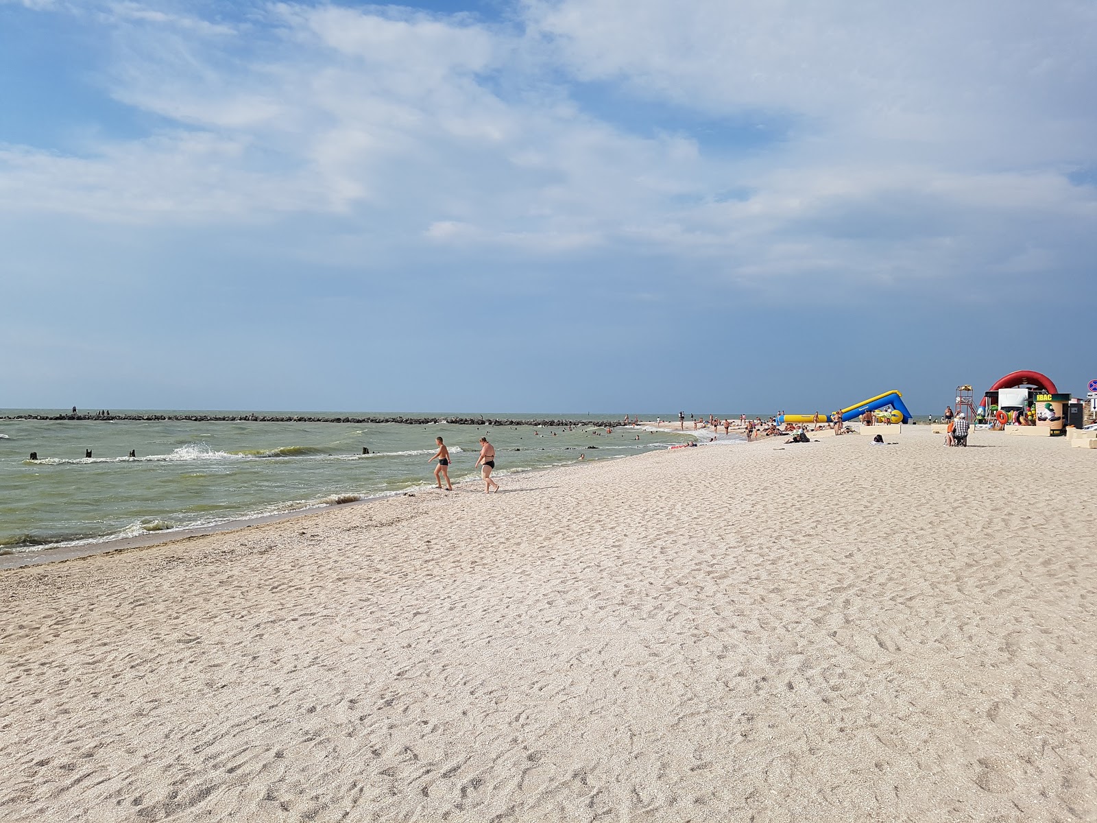 Photo de Plyazh Yeyskaya kosa avec baie spacieuse
